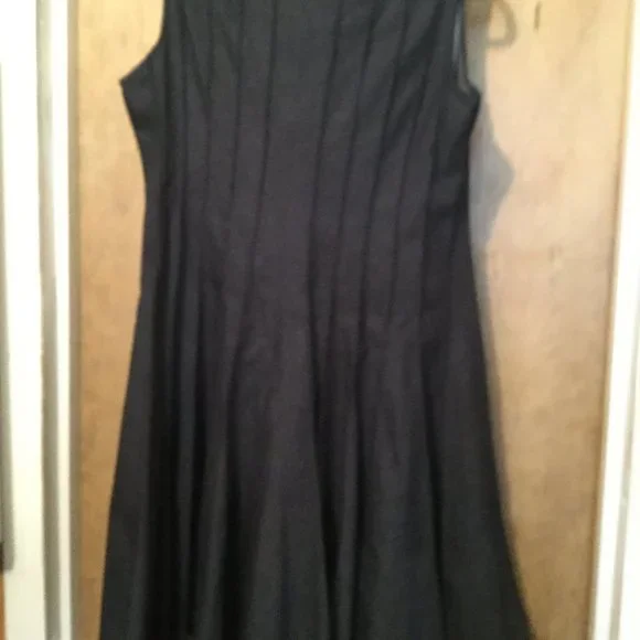 Dress - Picture 4 of 4